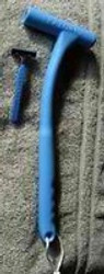 SHAVE HARD TO REACH AREAS WITH RAZORBA