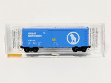 Micro-Trains N Scale 74030 Great Northern 40' Standard Box Car Plug Door