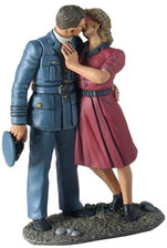 WBritain 25025 "I'll Be Seeing You" - RAF Pilot and Girl Kissing Goodbye - 2 Piece Set
