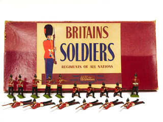 Wbritains Set 2086 Queen's Royal Regiment West Surrey