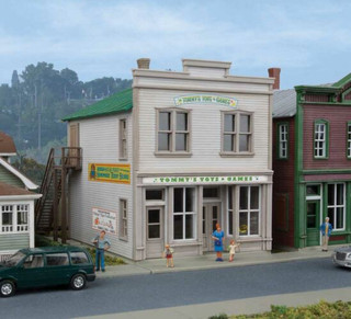 Walthers Cornerstone 933-3668 Tommy's Toys & Games HO Scale Building Model Train Kit