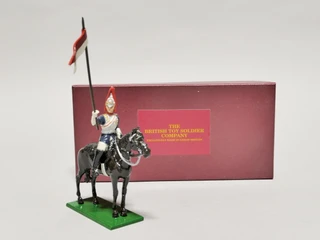 The British Toy Soldier Company Set 165 Blues and Royals Lance Held High 2pcs