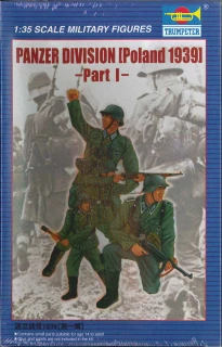 Trumpeter Panzer Division Military Figures Plastic Model Kit No. 00402 (Poland 1939)