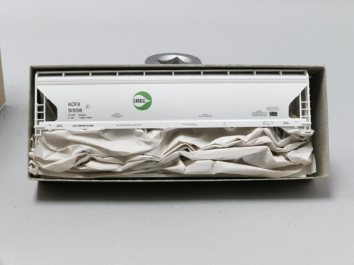 Accurail Trains HO Scale 3369 Soo Line 3-Bay Covered Hopper Kit USA