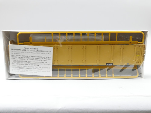 Walthers Kit 932-4809 89' Enclosed Auto Carrier CSX #941056