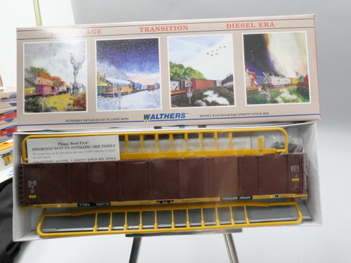 Walthers Kit 932-4807 89' Enclosed Auto Carrier Southern Pacific #159770