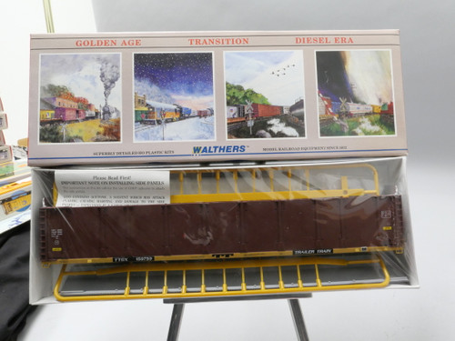 Walthers Kit 932-4807 89' Enclosed Auto Carrier Southern Pacific #159759