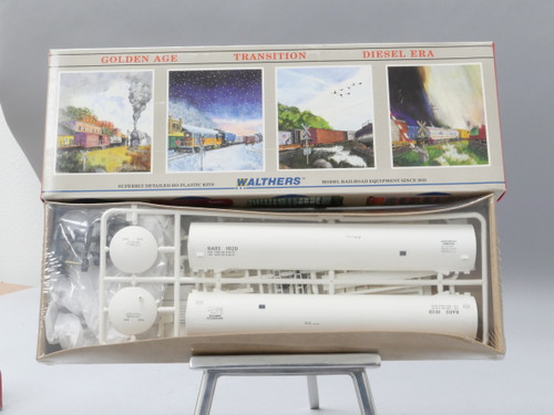 Walthers Kit 932-5261 65' AA Tank Car BADX #1020