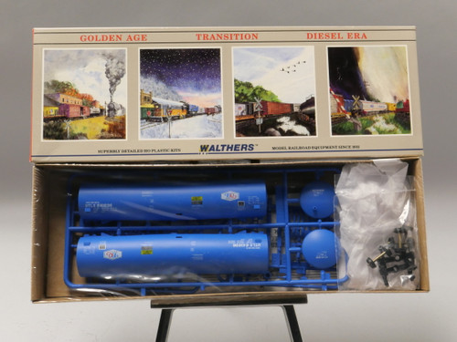 Walthers Kit 932-5212 54' Tank Car UTLX 641696