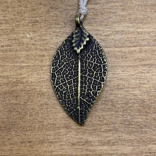 20mm x 40mm Antique Brass Leaf Pendant