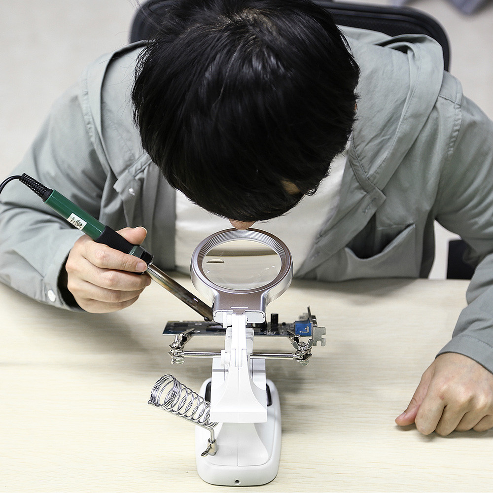 LED 3X/4.5X Magnifier Lens Helping Hand Stand product image