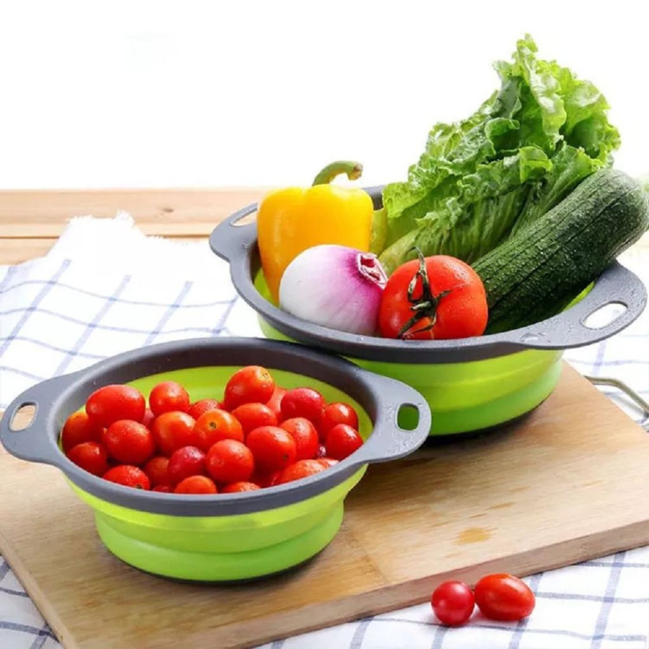 Nuvita™ 2-Piece Collapsing Straining Bowls product image