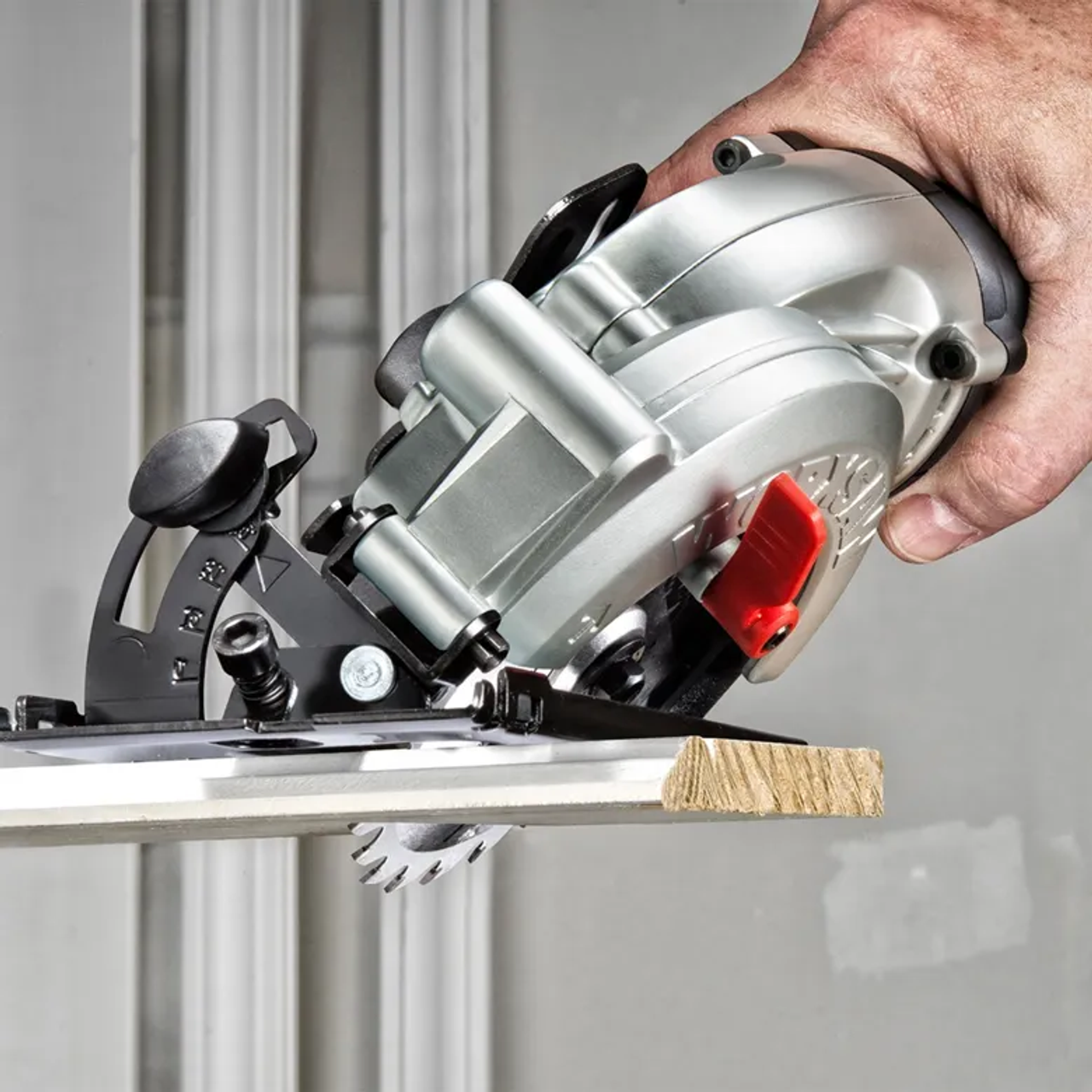 WORX® 4-1/2" WX429L 4-Amp Compact Circular Saw product image