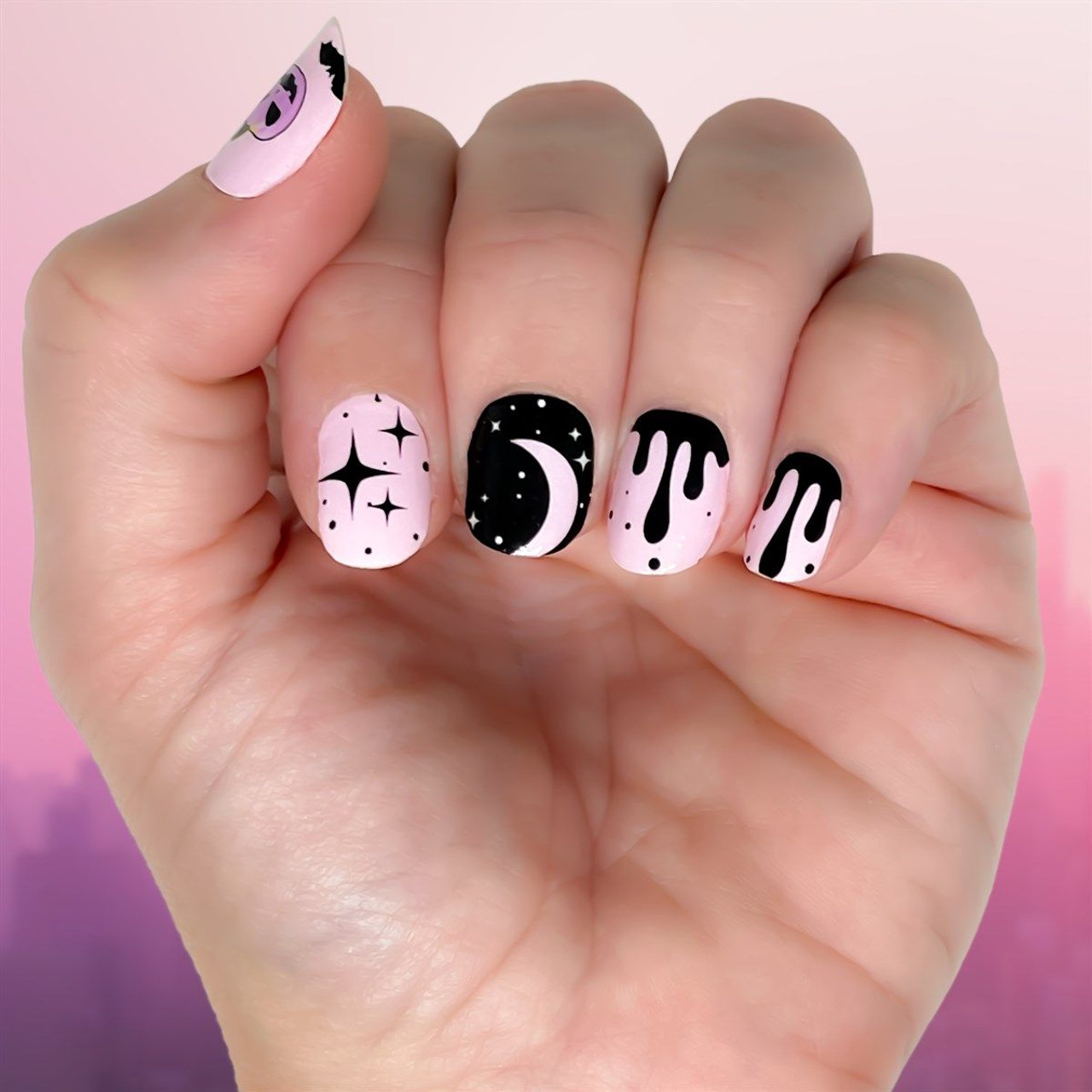 Halloween-Themed Nail Wraps product image