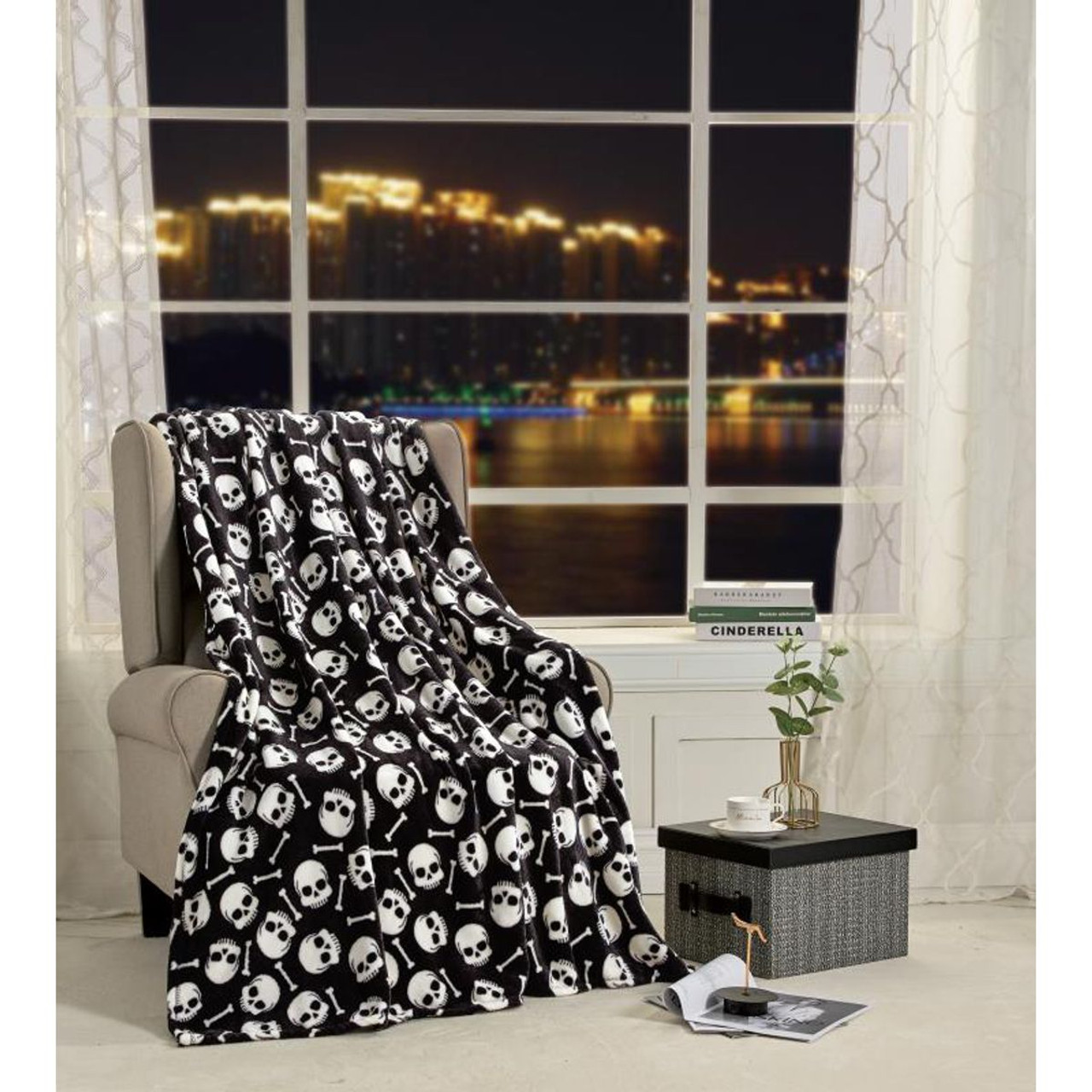 50 x 60-Inch Autumn and Halloween Throw Blanket product image