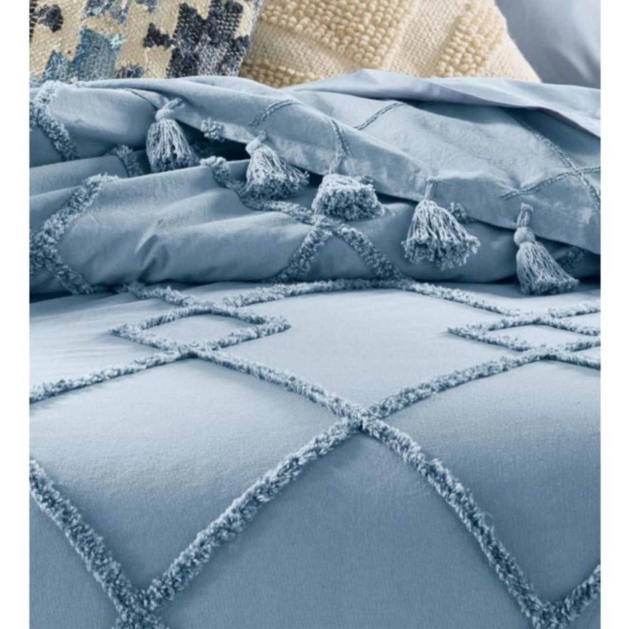 Lucky Brand® Queen Diamond Tuft Bed Cover product image