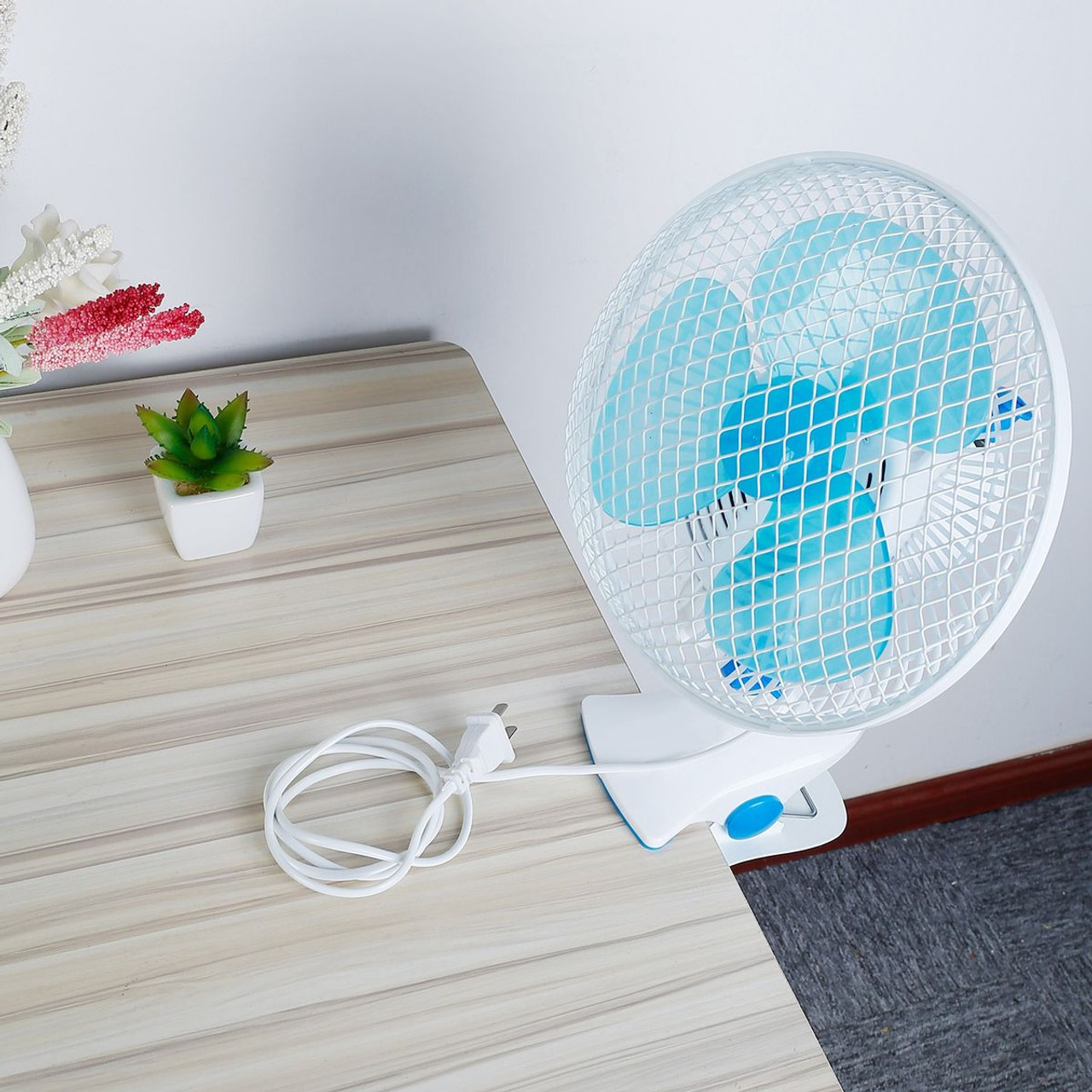 iMounTEK® 2-Speed Clip-on Fan product image