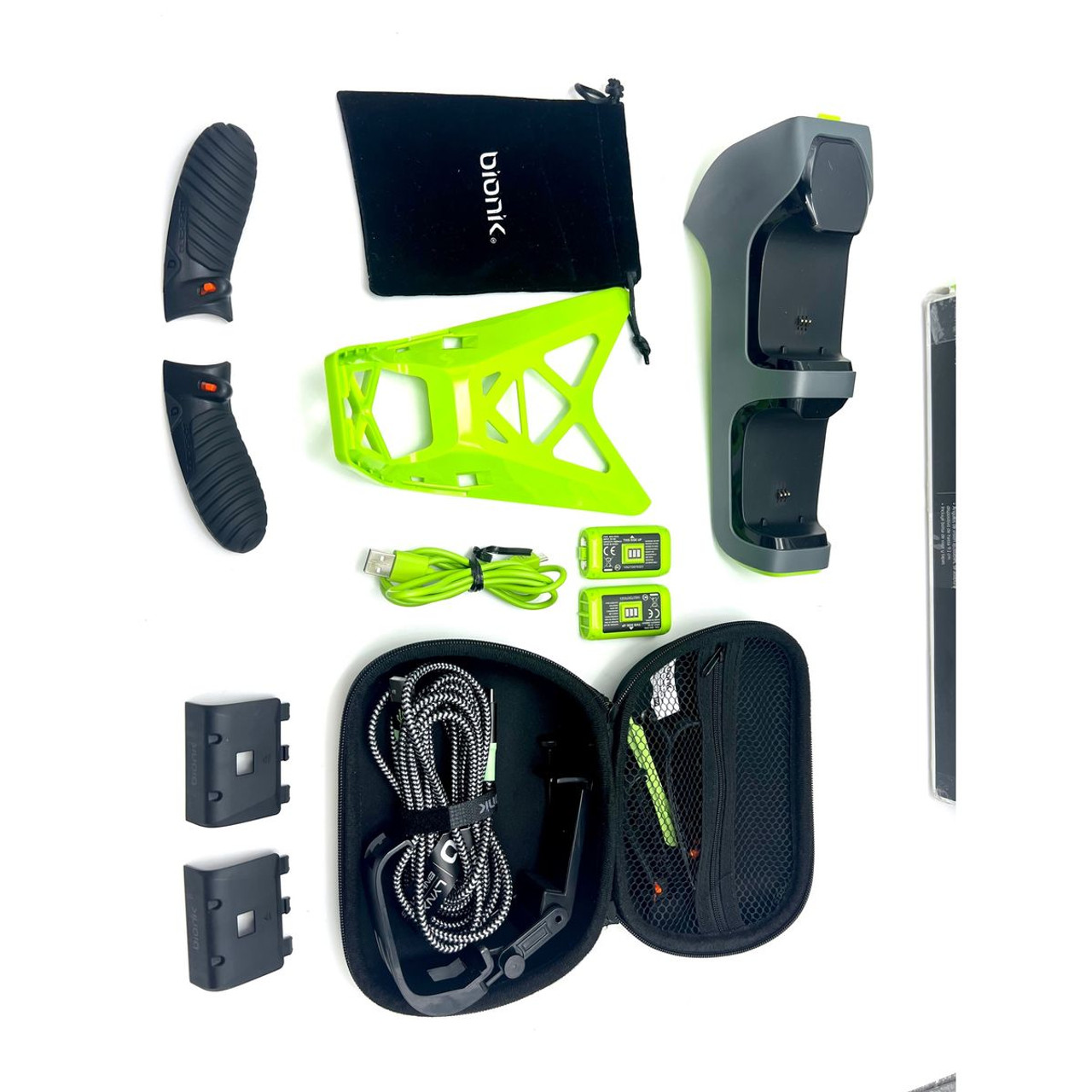 Bionik™ Xbox XS Pro Kit+ with Charger and Batteries product image