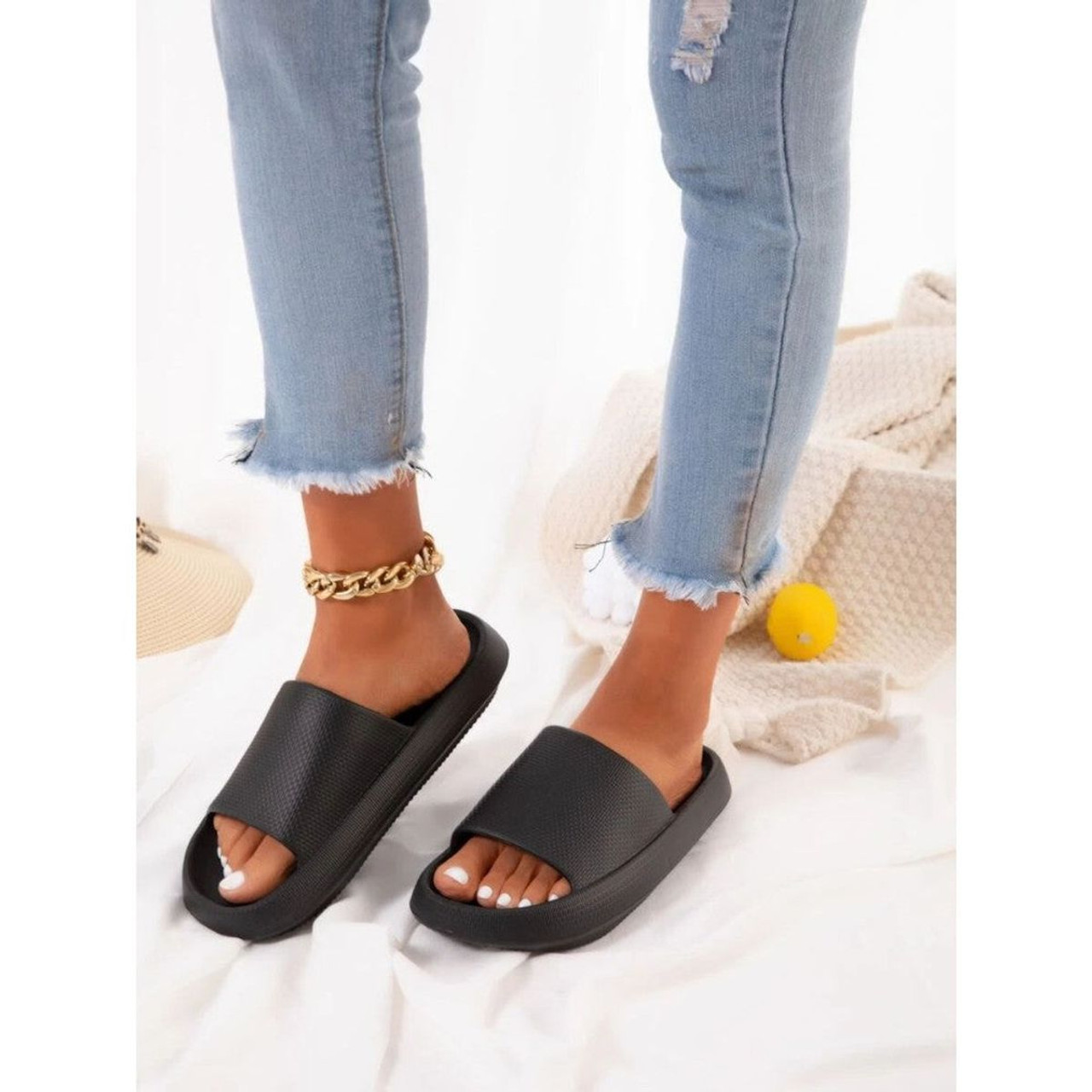 Unisex Minimalist Textured Cloud Slippers (4 Colors) product image