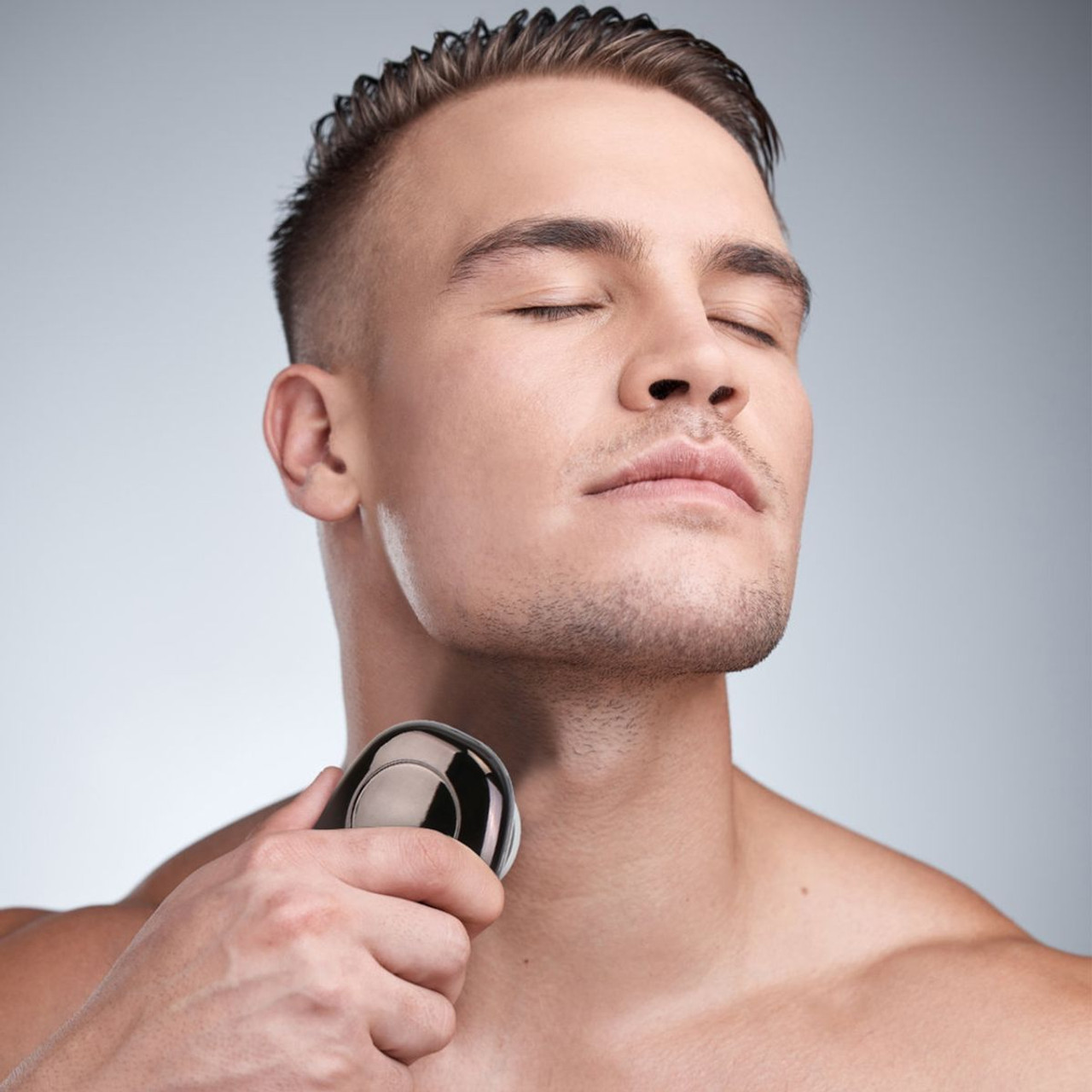 Small Portable Men's Electric Razor product image