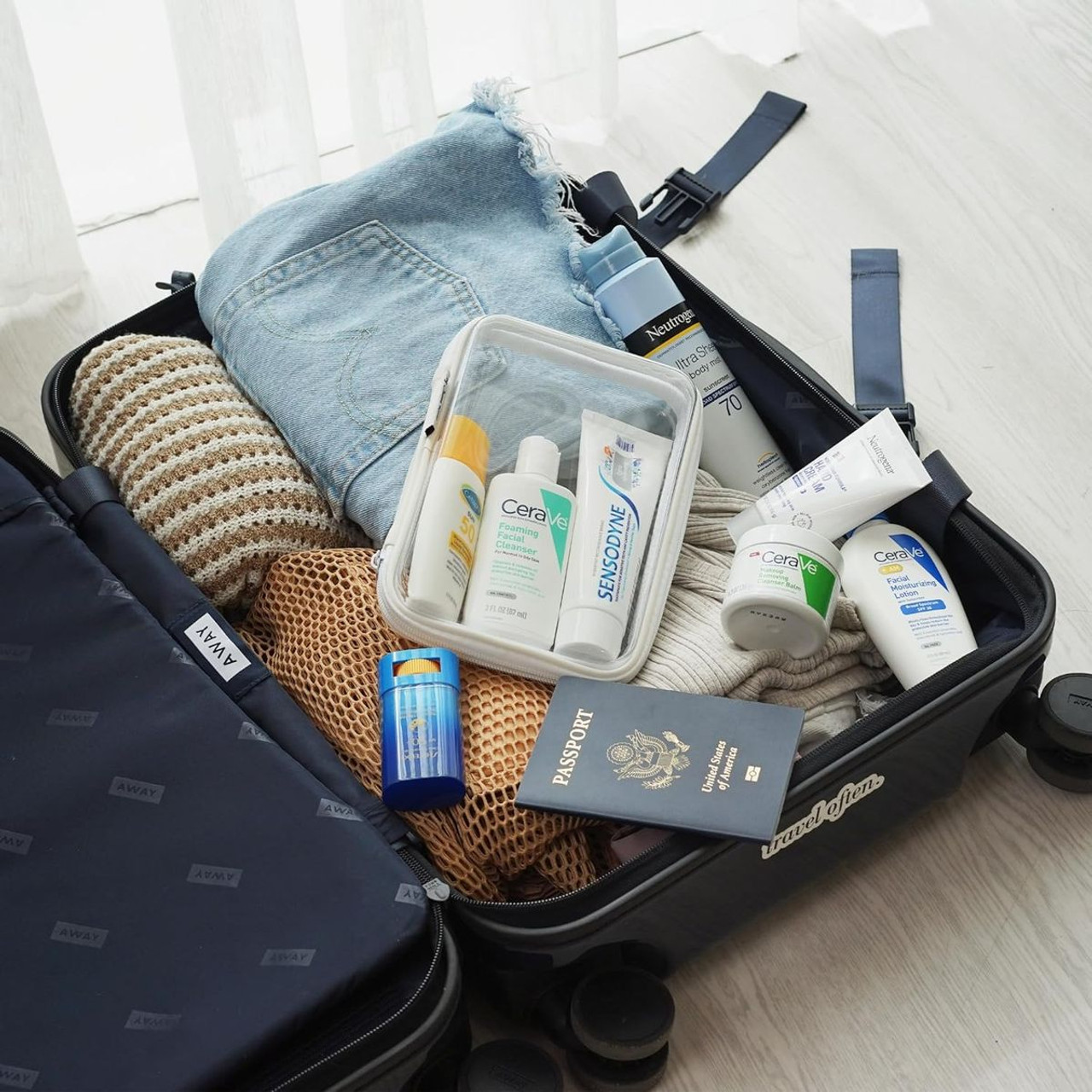 Clear Hard-Shell Zipper Pouches  product image