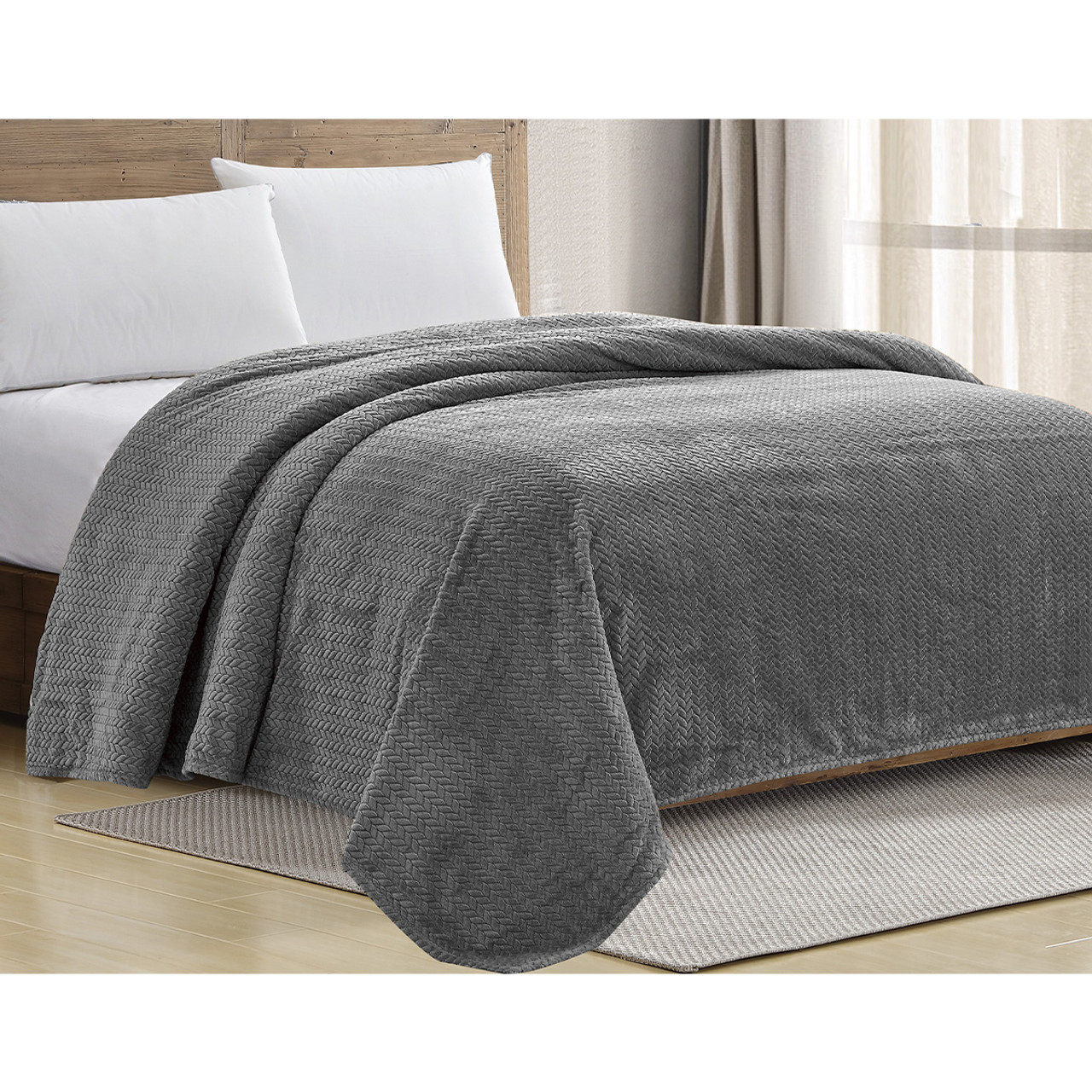 Queen Blanket and Holiday Throw Bundle product image