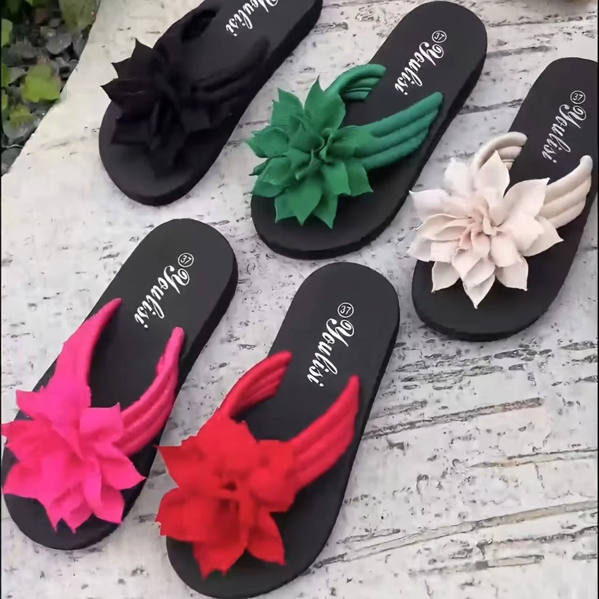 Women's Flower Flip-Flop Sandals product image