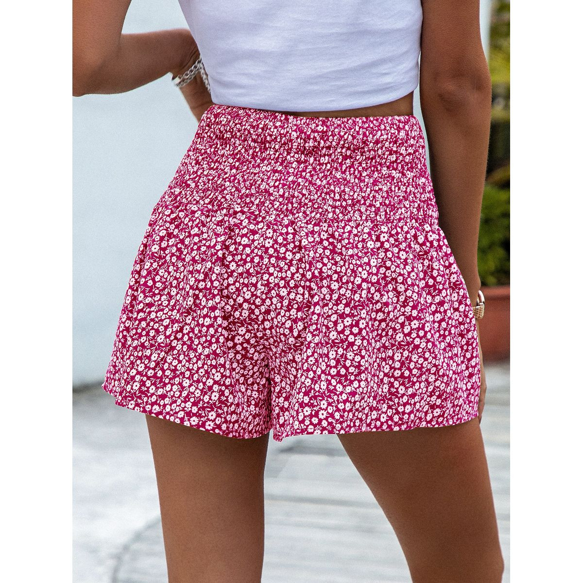 Women's Floral Print Shirred Wide Leg Shorts product image