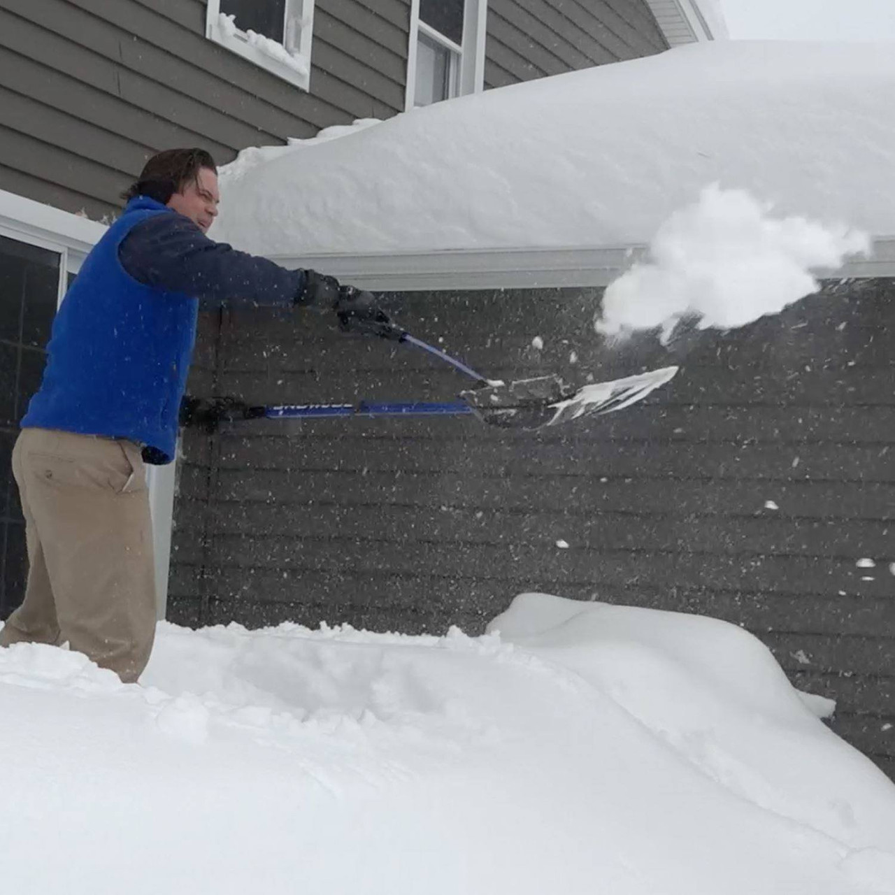 Snow Joe Shovelution Strain-Reducing Snow Shovel with Spring-Assist product image