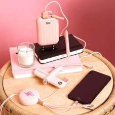 Flyport Cute Plane-Shaped 4-in-1 USB Hub by Multitasky™ product image