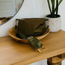 Threaded Pear Everly Crossbody Purse  product image