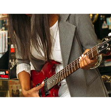 The Ultimate Beginner to Expert Guitar Lessons Bundle product image