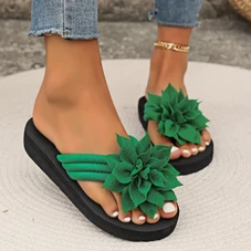 Women's Flower Flip-Flop Sandals product image