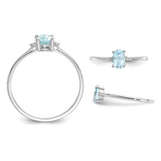 2/5 Carat (ctw) Oval-Cut Light Aquamarine Ring in 14K White Gold product image