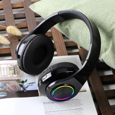 Wired Headphones with Adjustable Headband product image