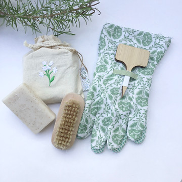 Gardener's Hand Care Bundle product image Gardener's Hand Care Bundle product image