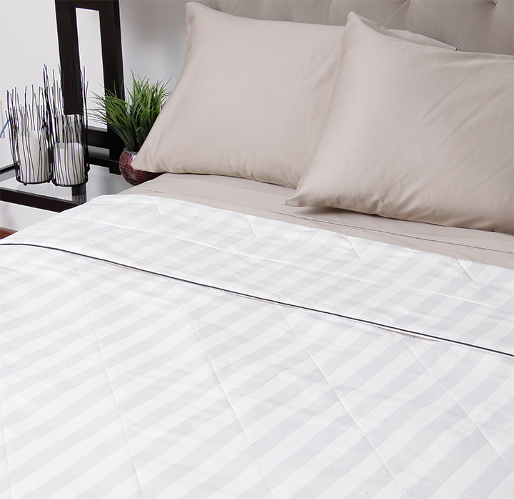 Silk-Filled Damask Stripe Cotton Blanket - Twin