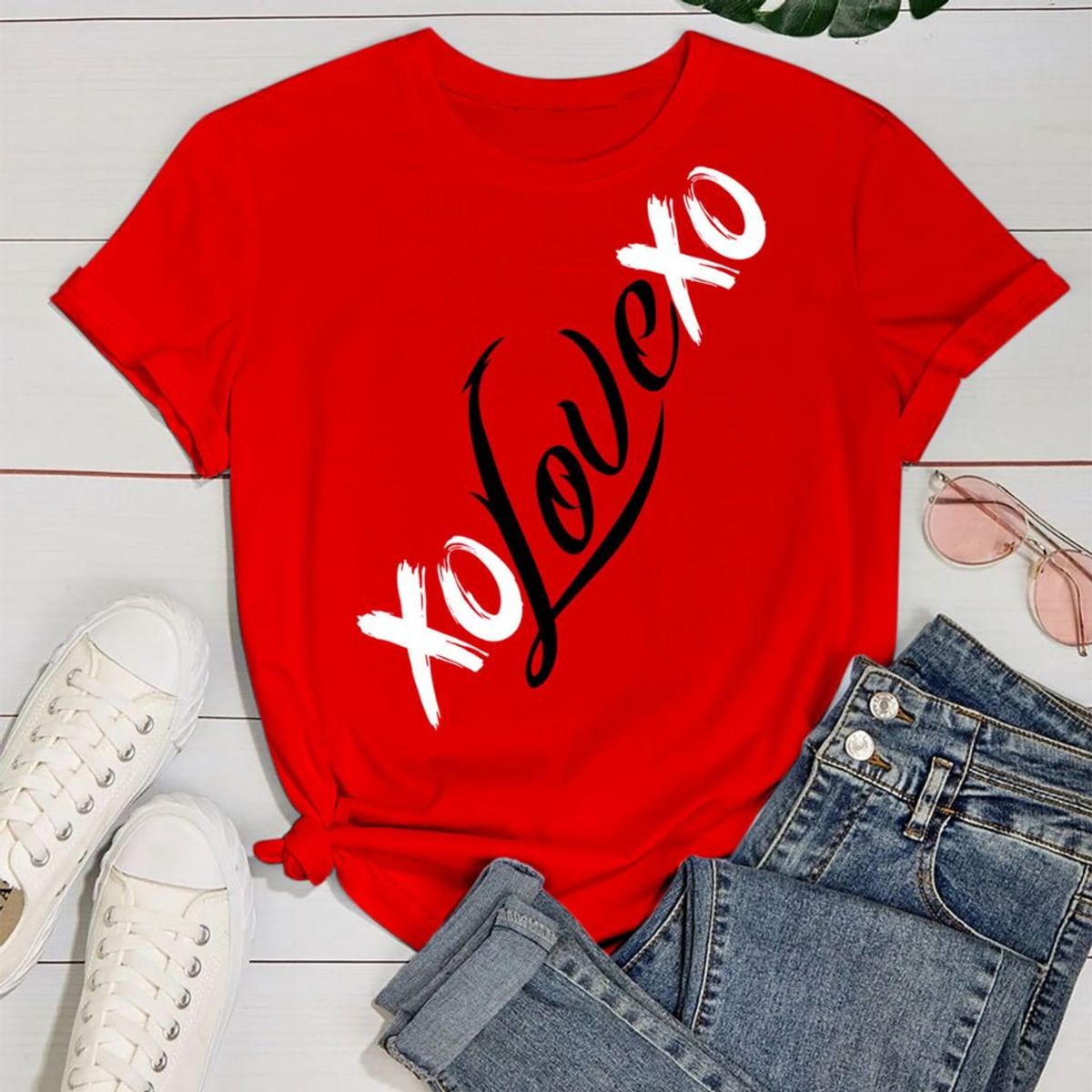 Women's Valentine's Day T-Shirt - Medium - Red - XO Love XO