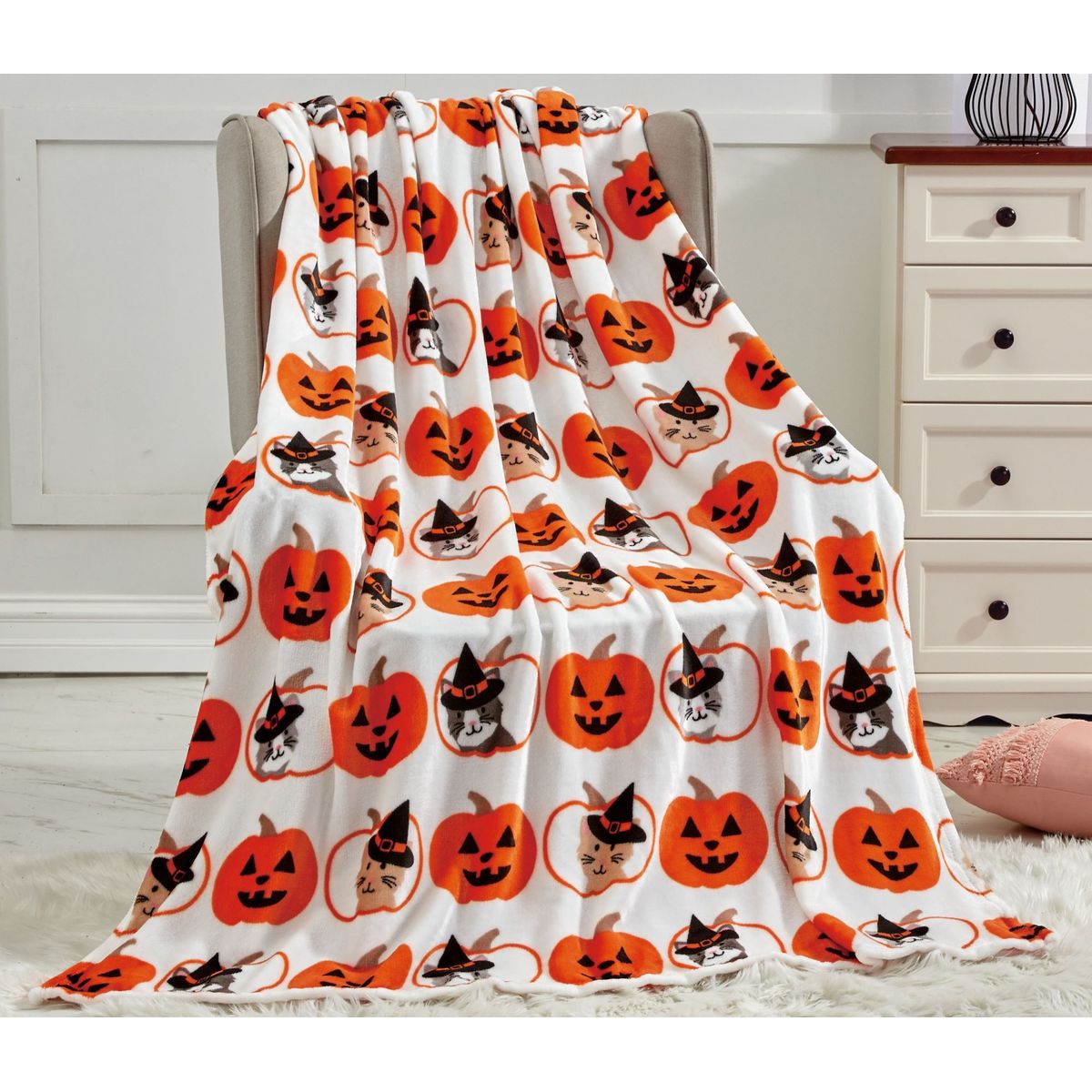 Noble House Microplush Halloween Throw Blanket - Pumpkin & Cats
