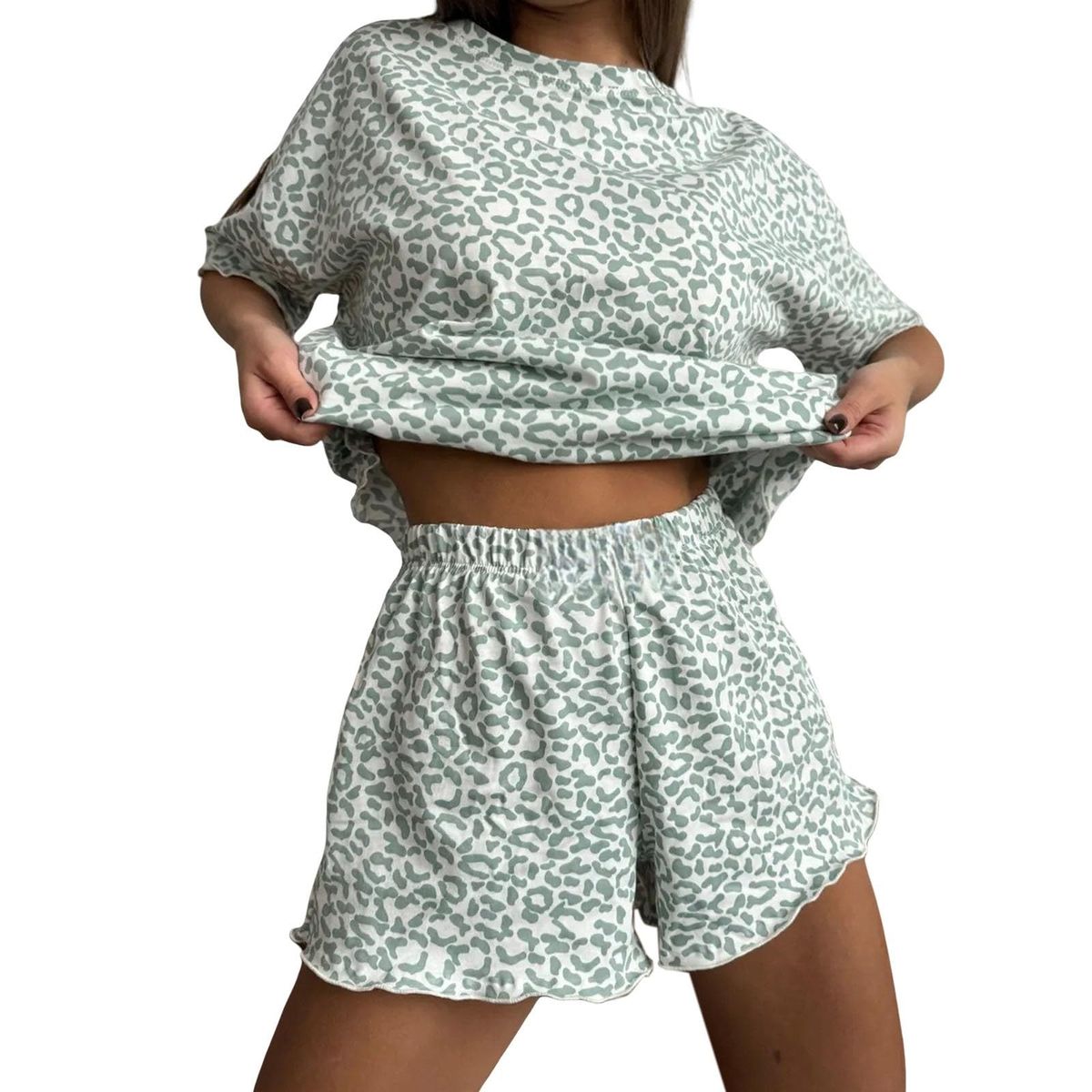 Women&rsquo;s Loose Fit Crew Neck Leopard Loungewear Set - Green-M