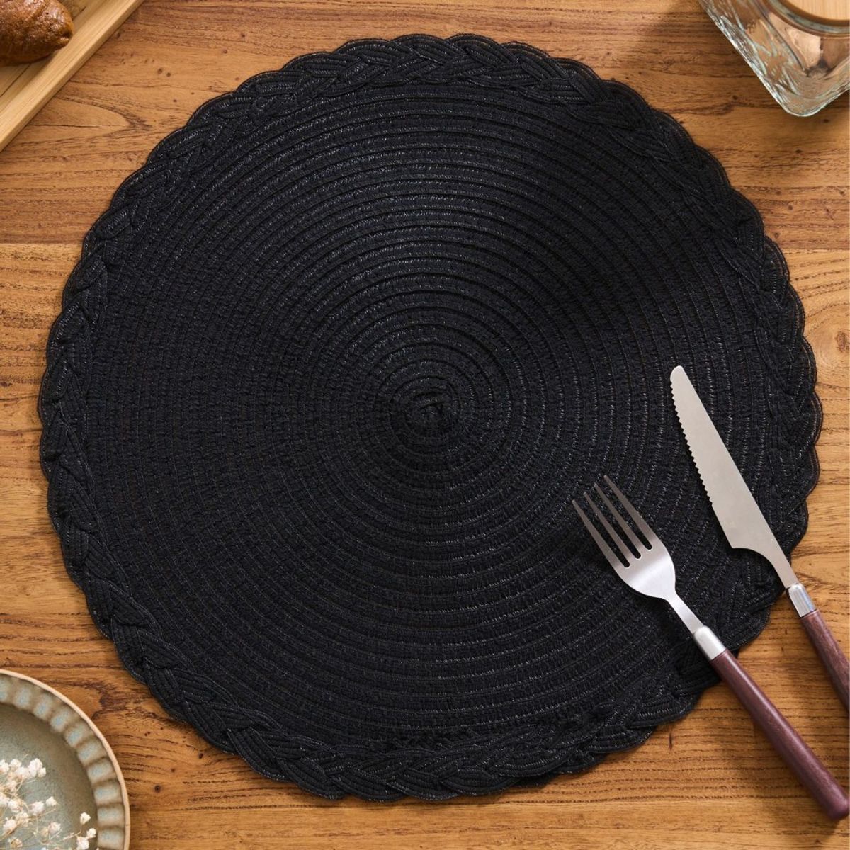 Round Woven Placemat with Braid Edge - Black-S-4-pack
