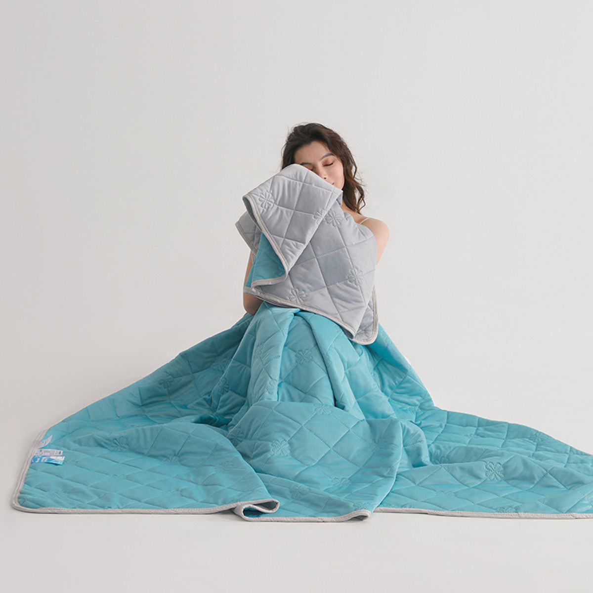 Soft Cool Touch Summer Bed Quilt - Turquoise-71*79in