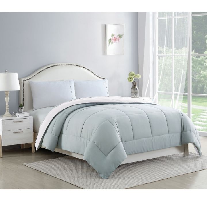 Bibb Home 2-Tone Down Alternative Reversible Comforter - Full/Queen - Silver/White