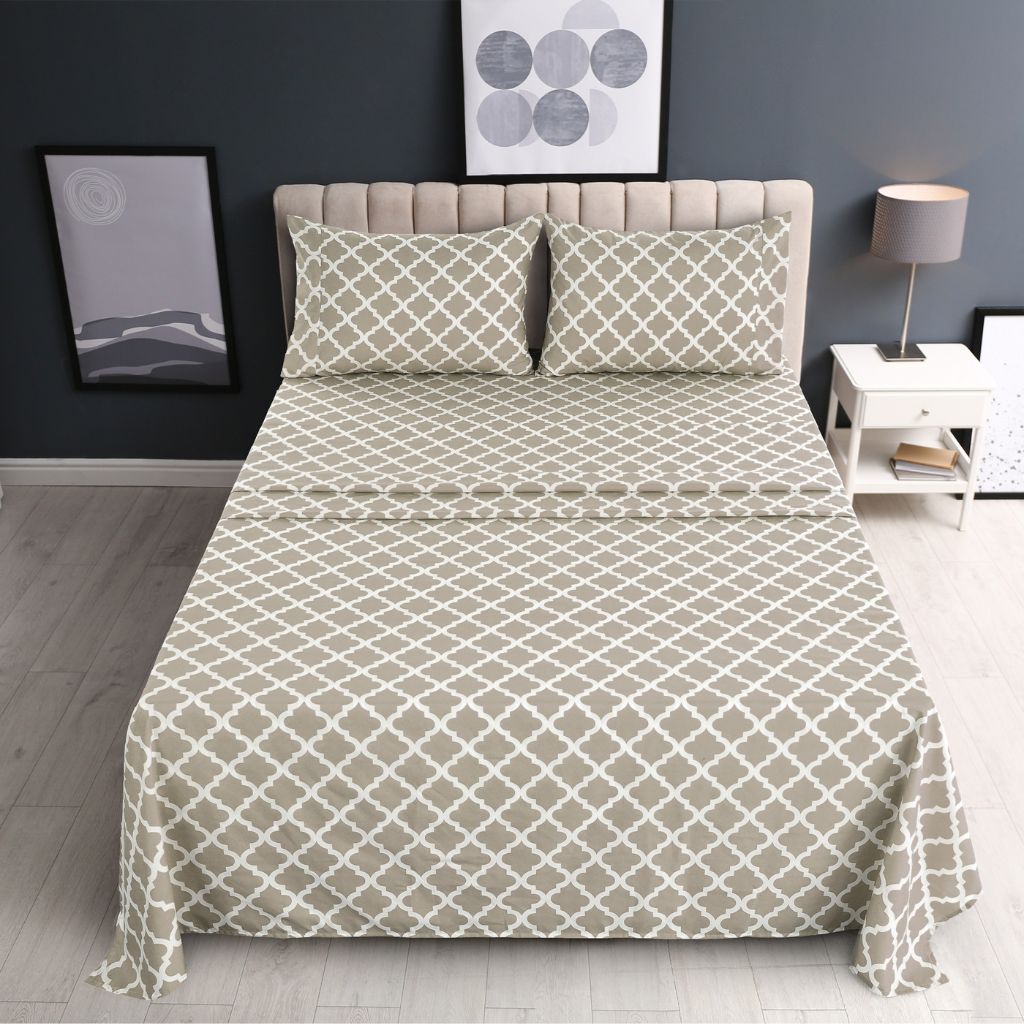 4-Piece Premium Quatrefoil Microfiber Bedding Set - California King - Taupe