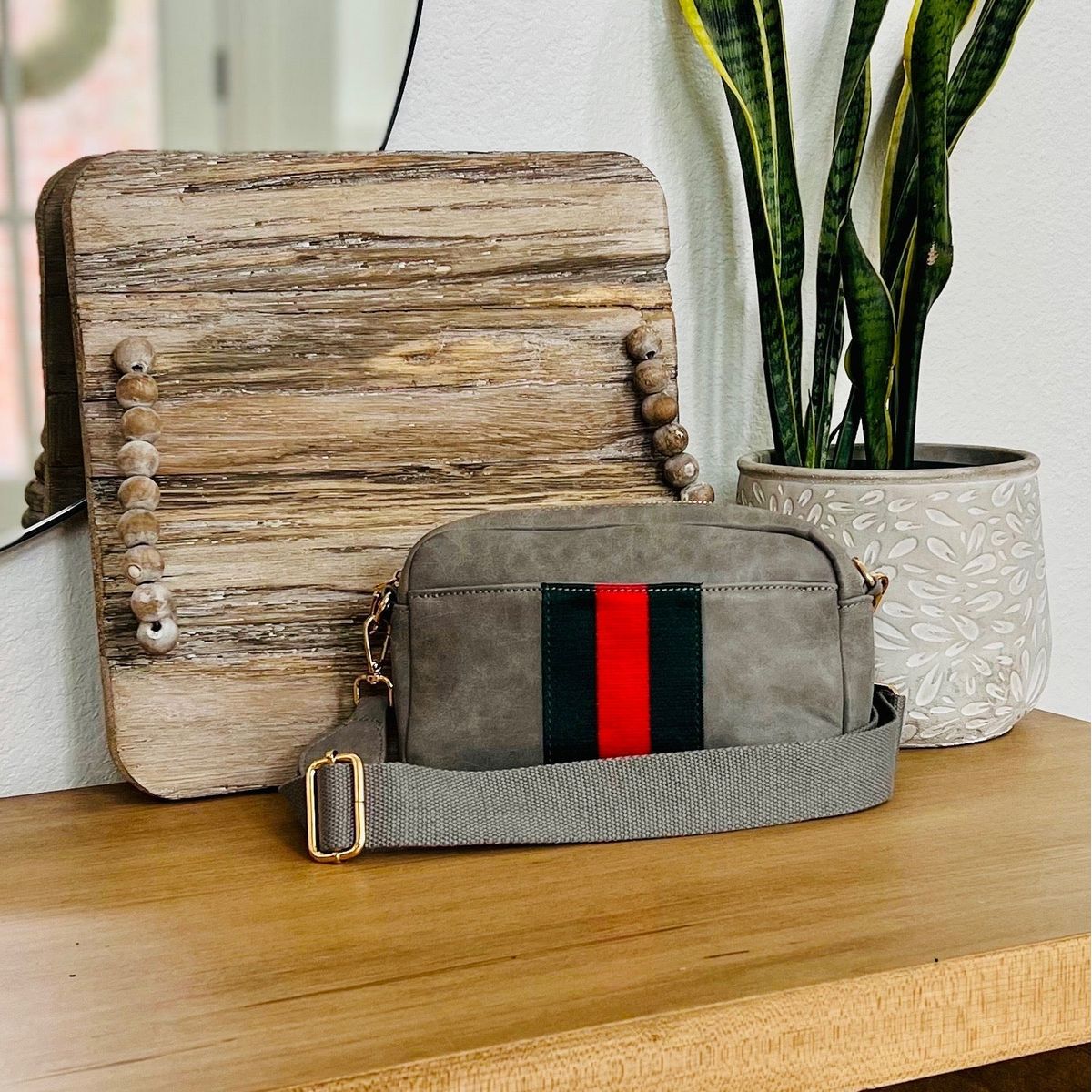 Threaded Pear Ava Crossbody Bag - Gray
