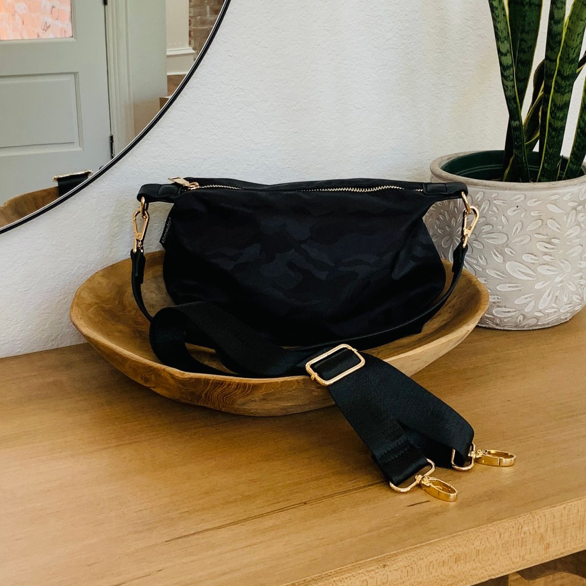 Threaded Pear Everly Crossbody Purse  - Black Camo