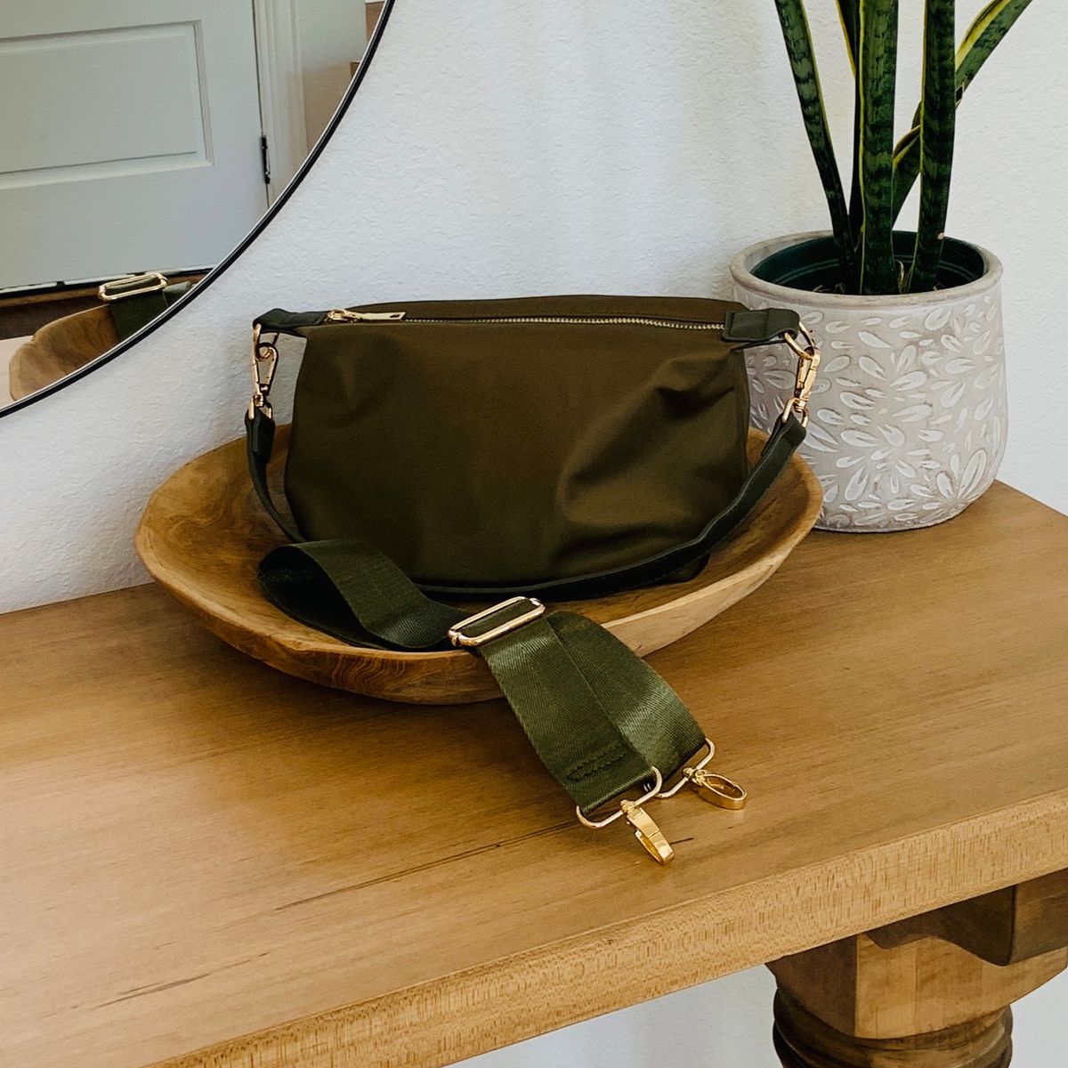 Photos - Wallet Threaded Pear Threaded Pear Everly Crossbody Purse - Army Green EVERLYAG