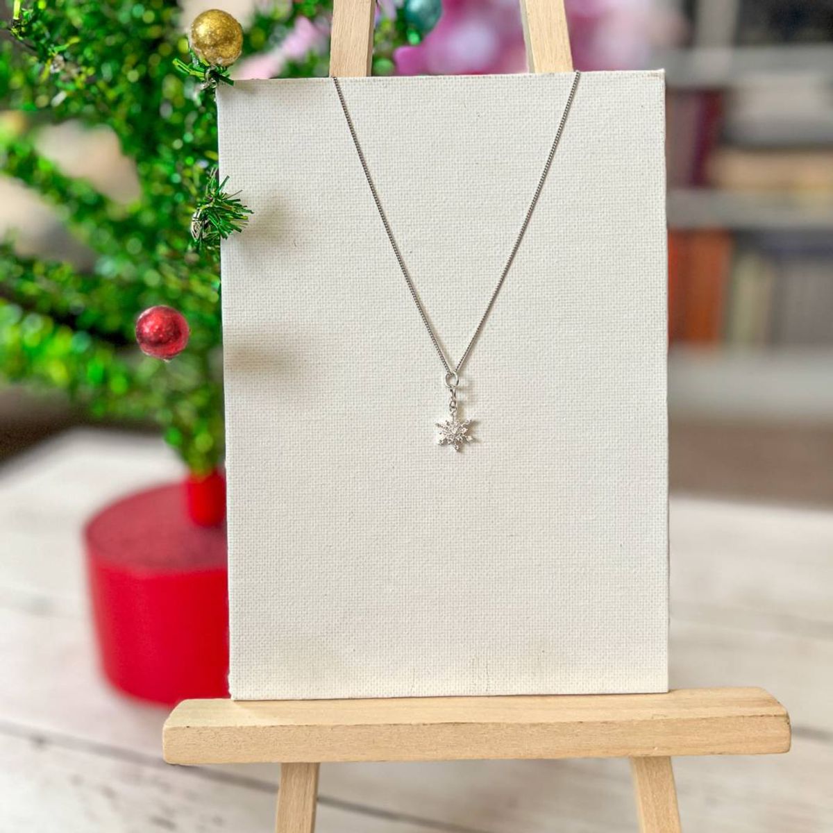 Women's Jolly Jewelry - sterling snowflake necklace