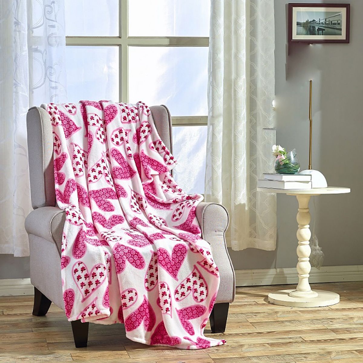 Noble House Heart-Themed Plush Throw Blanket - Scarlett