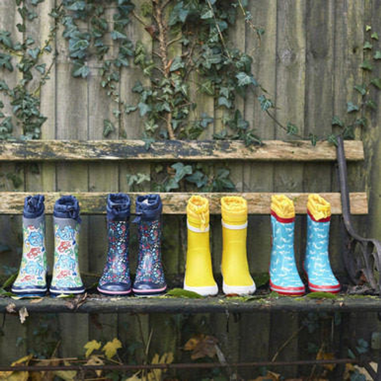 Big Puddle, Blue shark water resistant wellies